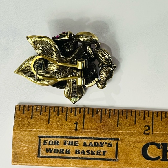 Heidi Daus 🆕 Floral Omega for pierced ears Crystal Omega Earrings - Picture 4 of 6